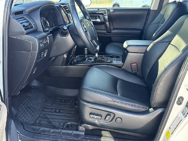 Used 2023 Toyota 4Runner TRD Off-Road Premium AWD/4WD image 21