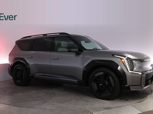 Used 2024 Kia EV9 GT-Line AWD/4WD image 14