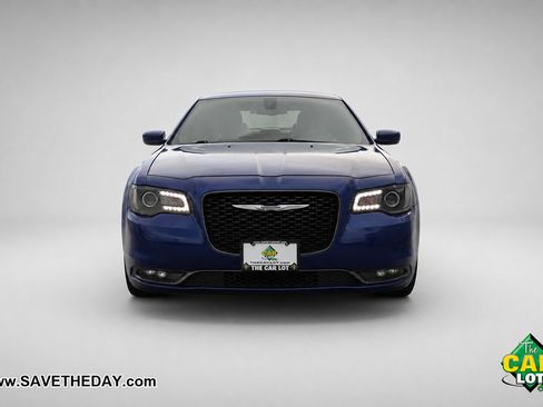 Used 2019 Chrysler 300 S RWD image 11