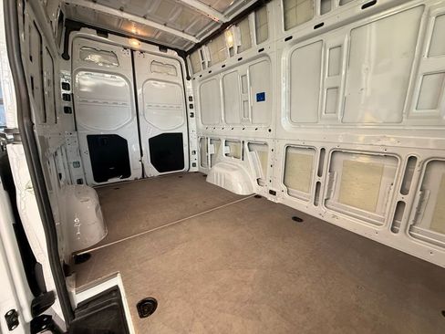 Used 2025 Mercedes-Benz Sprinter 2500 image 14