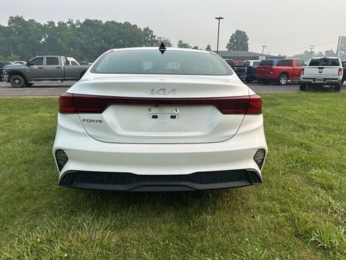 Used 2022 Kia Forte LXS FWD image 4