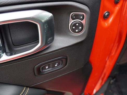 Certified 2025 Jeep Wrangler Unlimited Sahara image 21