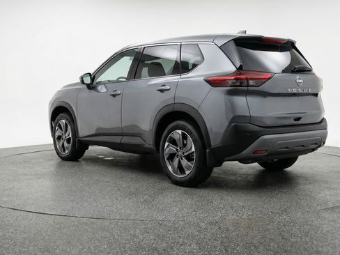 Used 2025 Nissan Rogue SV FWD image 6