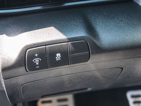 Certified 2025 Hyundai Elantra Sport FWD image 26