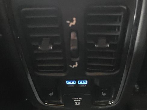 Used 2020 Jeep Grand Cherokee Overland AWD/4WD image 30