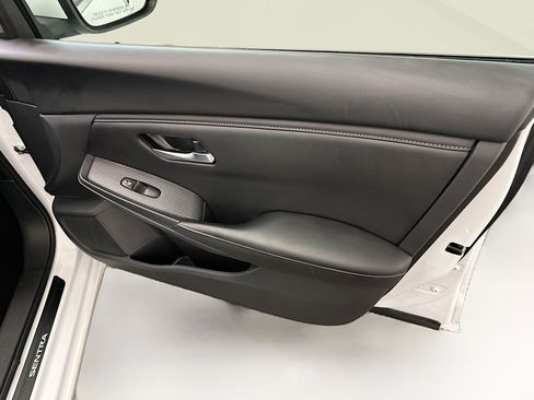 Used 2025 Nissan Sentra SV w/ All-Weather Package FWD image 32