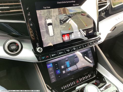 Used 2022 Jeep Grand Wagoneer Series III image 10