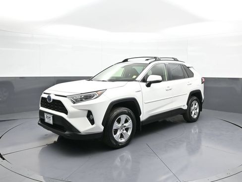 Used 2021 Toyota RAV4 XLE w/ Convenience Package AWD/4WD image 10