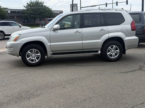 Used 2004 Lexus GX 470 w/ Preferred Accessory Pkg AWD/4WD image 6