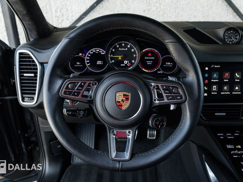Used 2023 Porsche Cayenne Turbo S AWD/4WD image 23