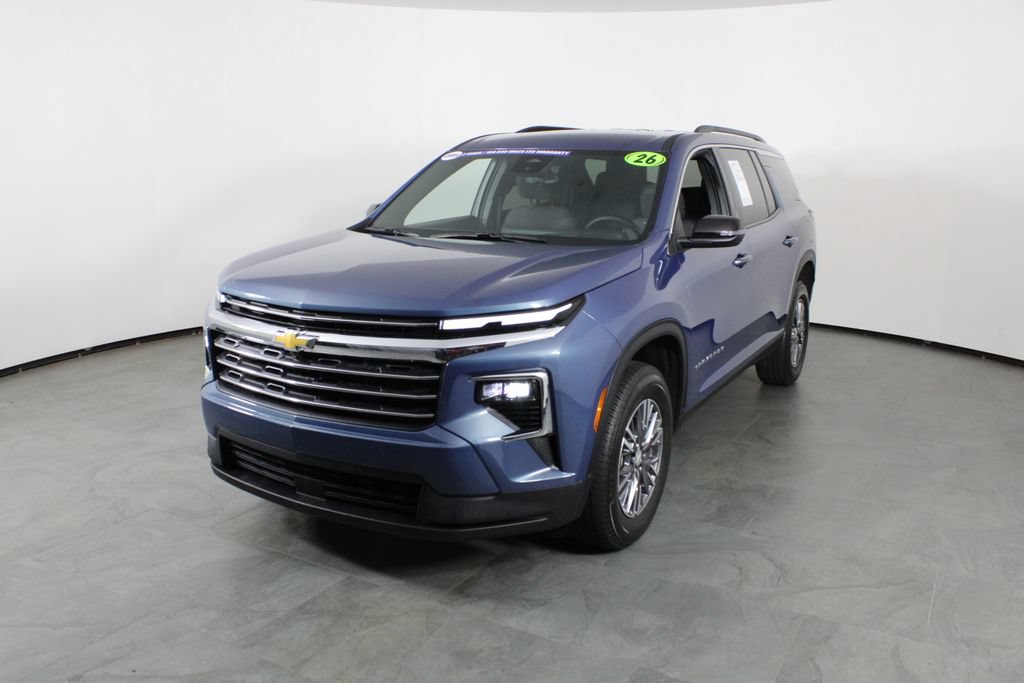 Used 2026 Chevrolet Traverse LT FWD image 2