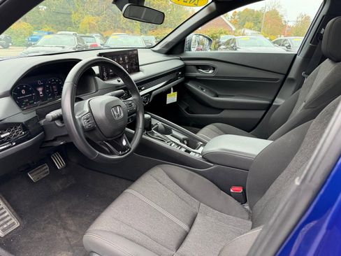 Used 2024 Honda Accord Sport image 11