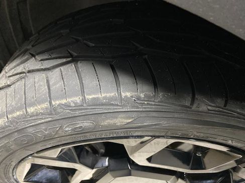 Used 2025 Kia Sorento SX image 38