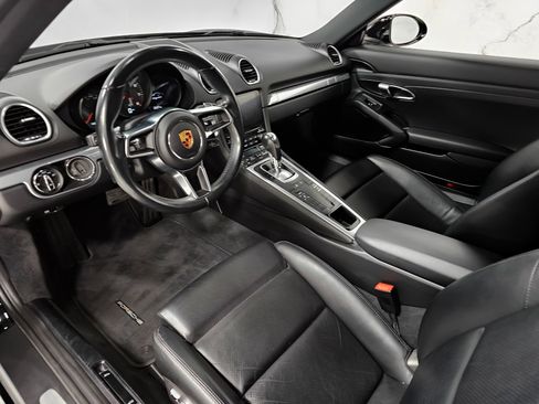 Used 2017 Porsche 718 Cayman image 10