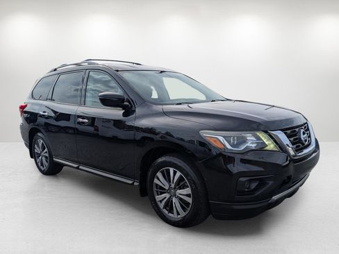 Used 2017 Nissan Pathfinder S image 3