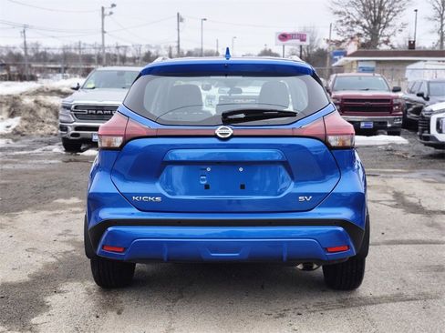 Used 2021 Nissan Kicks SV image 4