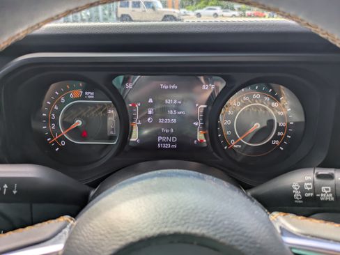 Used 2024 Jeep Wrangler Unlimited Sahara AWD/4WD image 17