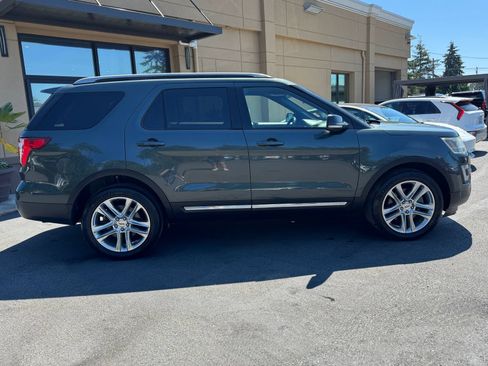 Used 2016 Ford Explorer XLT w/ Equipment Group 202A AWD/4WD image 8