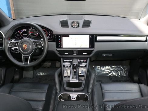 Used 2022 Porsche Cayenne Platinum Edition AWD/4WD image 23