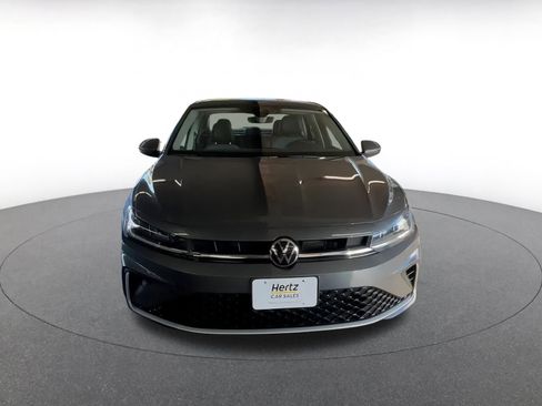 Used 2025 Volkswagen Jetta SE image 10