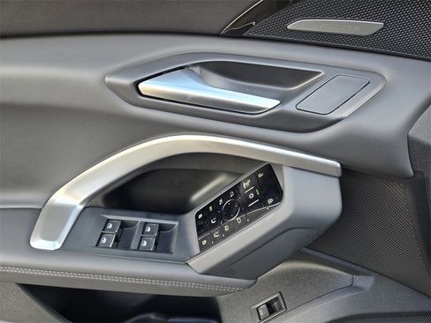 New 2025 Audi Q5 Premium Plus image 18