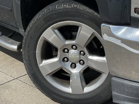 Used 2018 Chevrolet Silverado 1500 LT w/ Texas Edition RWD image 9