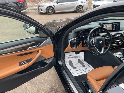 Used 2021 BMW 530i xDrive w/ Premium Package image 10
