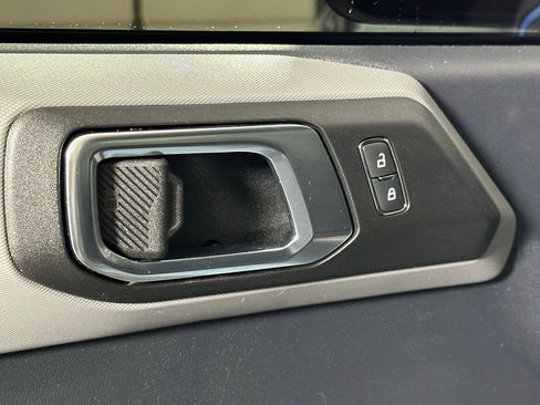 Used 2022 Ford Bronco Black Diamond image 15