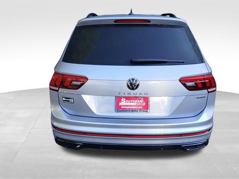 Used 2024 Volkswagen Tiguan SE R-Line AWD/4WD image 4