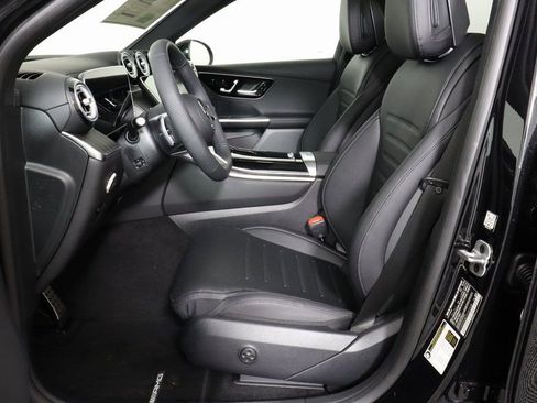 Used 2025 Mercedes-Benz GLC 350e 4MATIC image 14