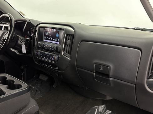 Used 2018 Chevrolet Silverado 1500 LT image 30