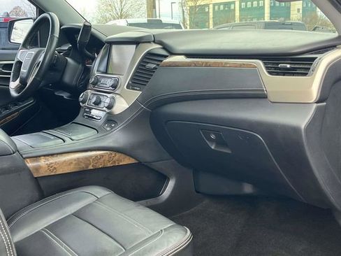 Used 2015 GMC Yukon XL Denali w/ Premium Package image 29