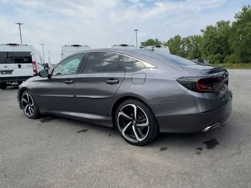 Used 2018 Honda Accord Sport image 6