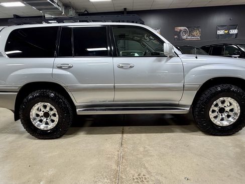 Used 2006 Toyota Land Cruiser AWD/4WD image 7