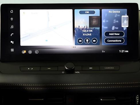 Used 2025 Nissan Rogue SL w/ Tech Package image 30