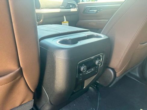 New 2026 Chevrolet Tahoe High Country w/ Sun And Tow Package AWD/4WD image 20
