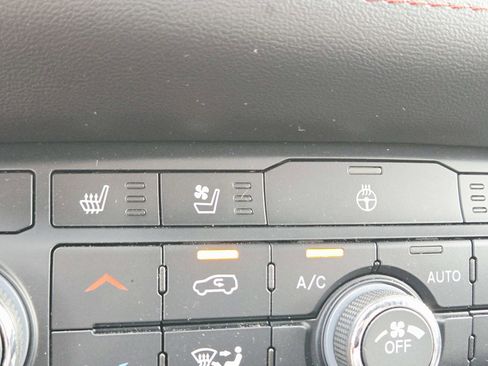 Used 2023 Dodge Durango GT image 34