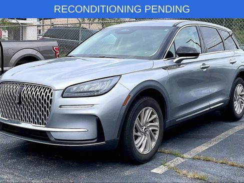 Used 2023 Lincoln Corsair FWD image 2