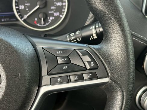 Used 2024 Nissan Sentra SV FWD image 17