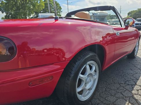 Used 1994 MAZDA MX-5 Miata RWD image 45
