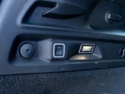 Used 2023 Jeep Grand Cherokee L Overland image 10