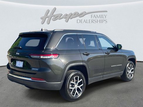 Used 2024 Jeep Grand Cherokee Limited image 3