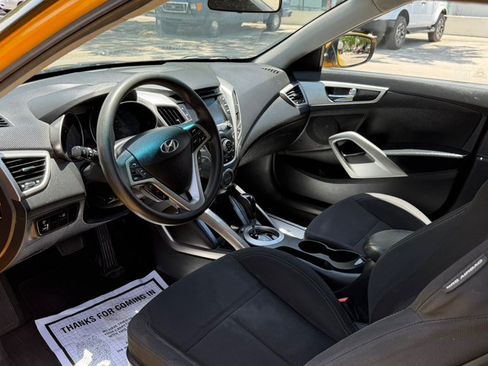 Used 2015 Hyundai Veloster FWD image 10