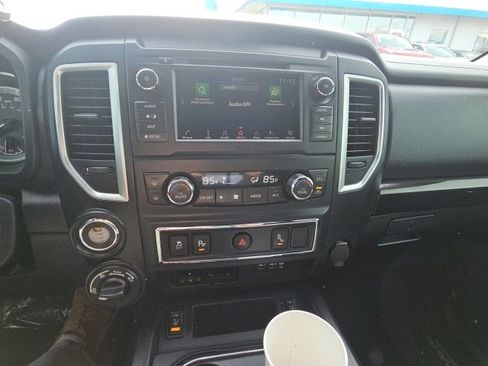 Used 2019 Nissan Titan SV w/ SV Convenience Package image 15