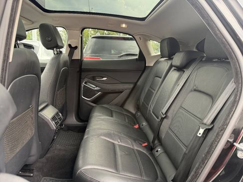 Used 2018 Jaguar E-PACE SE AWD/4WD image 10