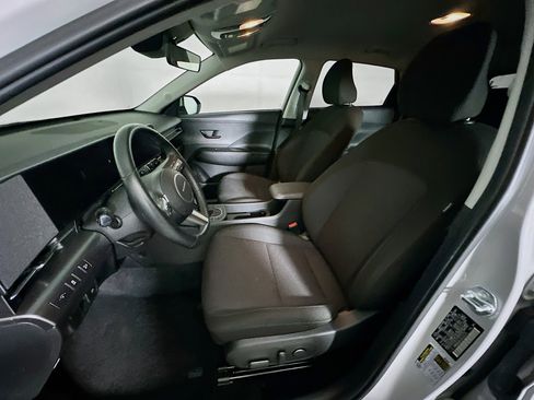Used 2025 Hyundai Kona SEL image 13