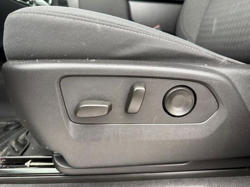 Used 2023 Chevrolet Silverado 1500 LT image 37