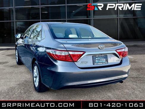 Used 2015 Toyota Camry LE image 3