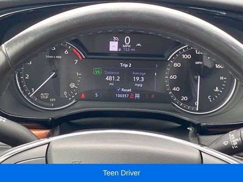 Used 2020 Cadillac XT5 Premium Luxury w/ LPO, Floor Liner Package AWD/4WD image 9