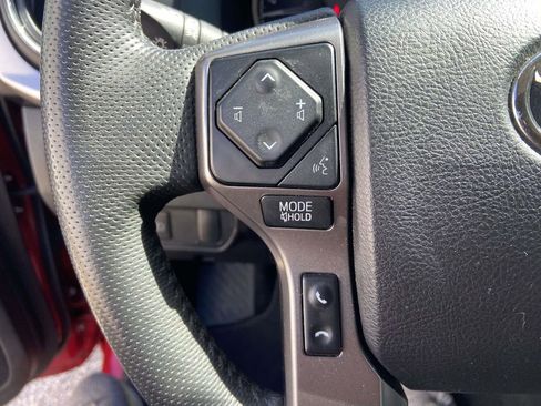 Used 2022 Toyota Tacoma SR5 RWD image 32